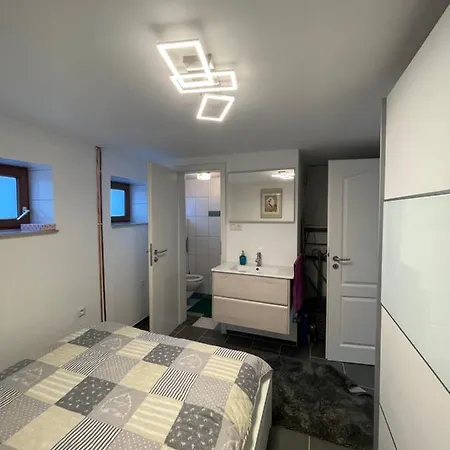 Moderne 2-zimmer-wohnung Nahe Daimler Appartement