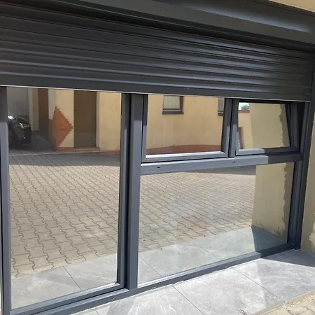 Appartement Moderne 2-zimmer-wohnung Nahe Daimler